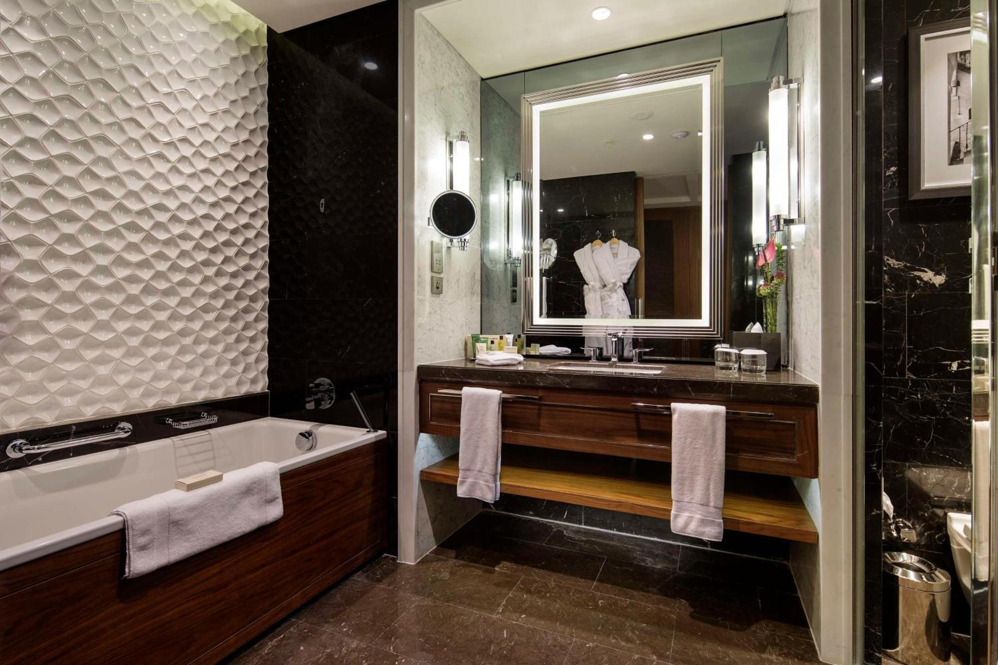 Executive Zimmer mit Kingsize-Bett - Zugang zur Lounge