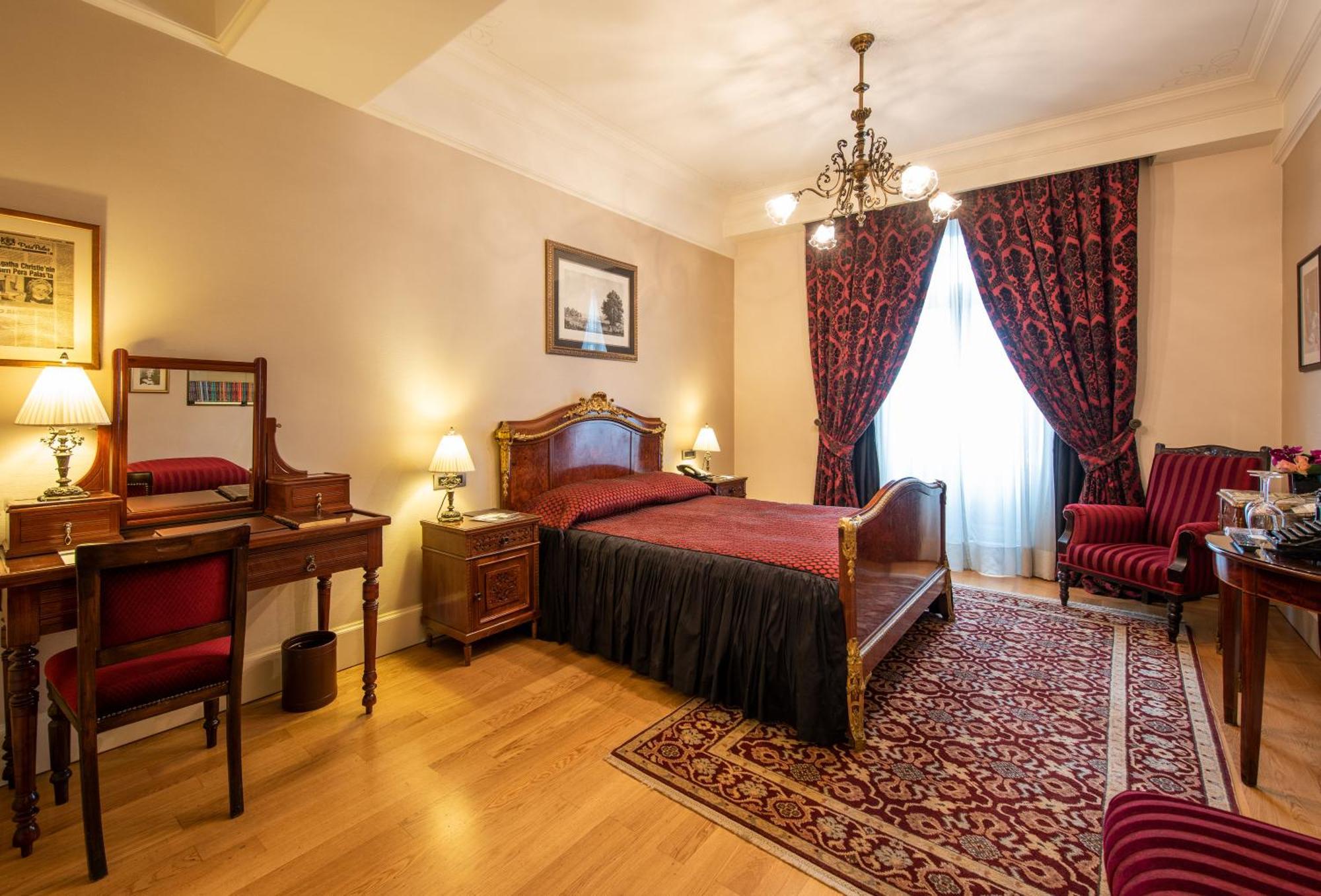 Agatha Christie King Room,1551149236:JPEG