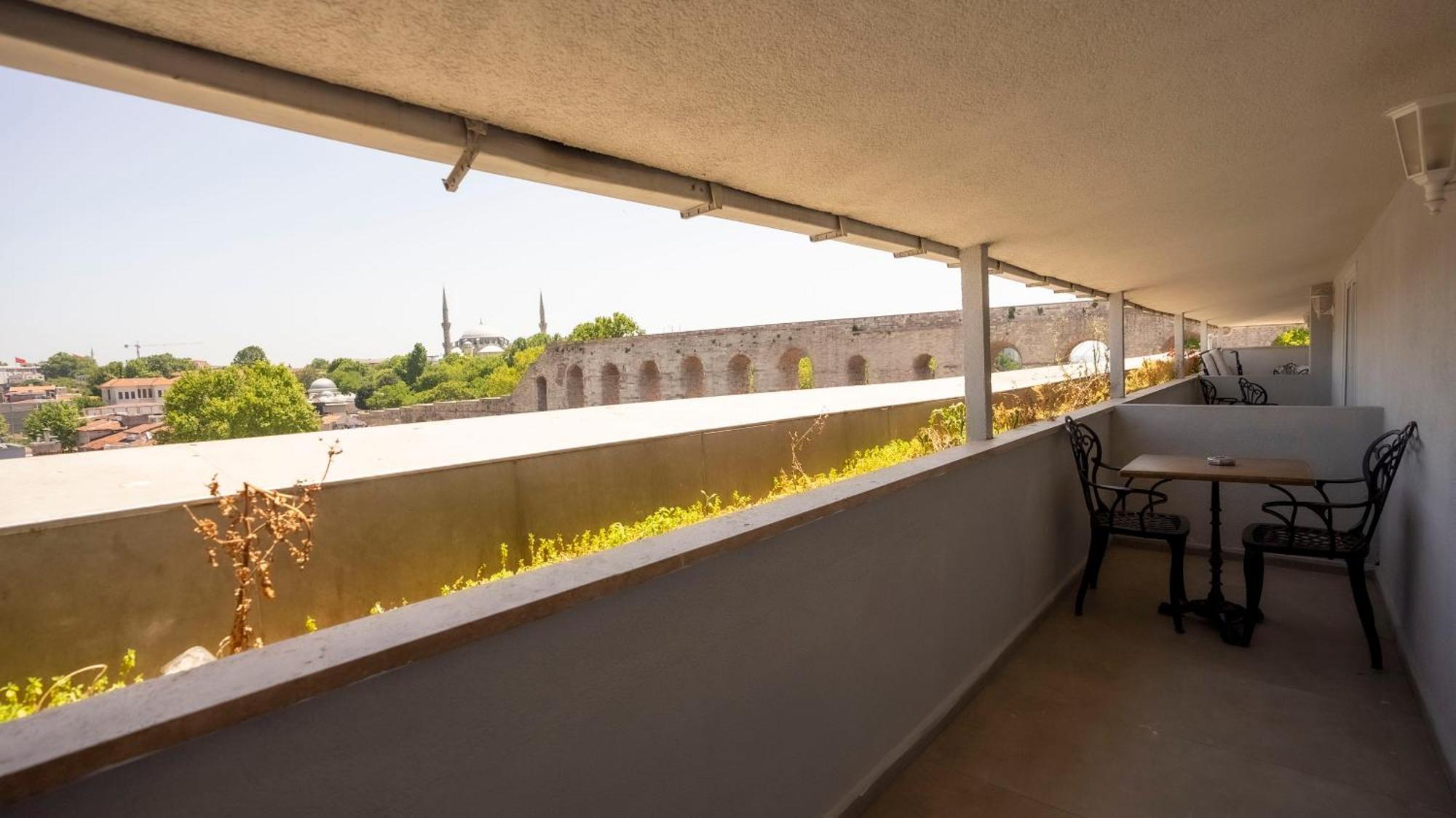 Doppelzimmer mit Balkon
