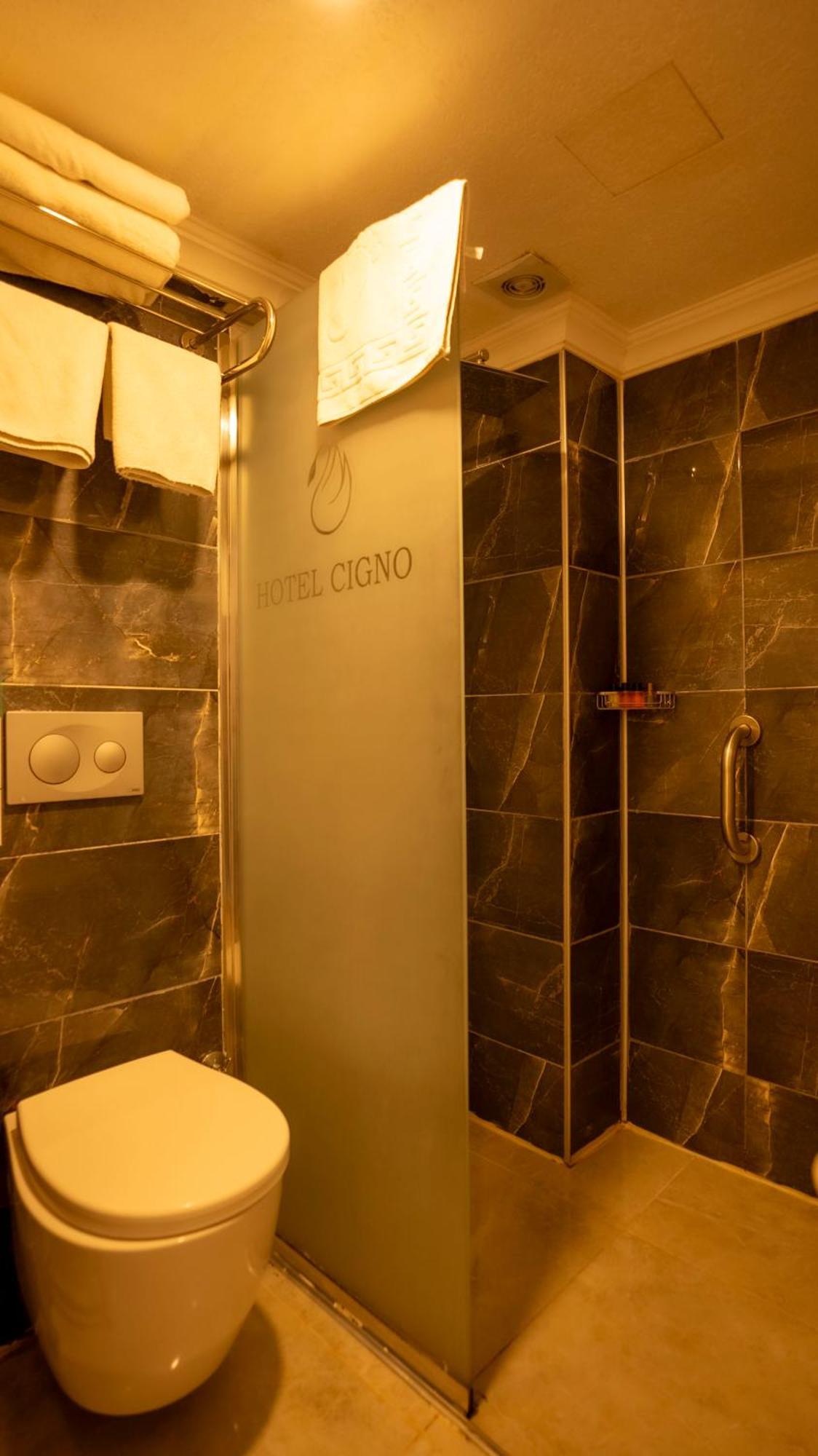 Doppelzimmer mit Balkon (2 Erwachsene + 1 Kind)