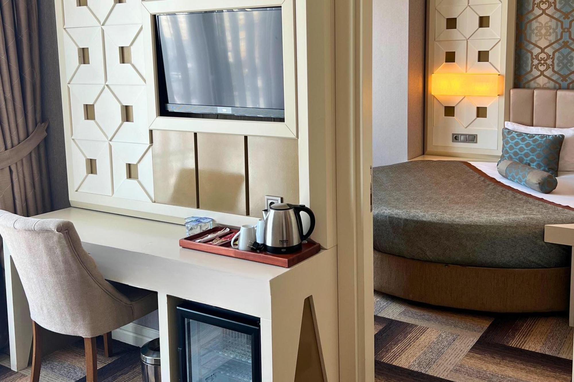 Deluxe Suite Spa Bath