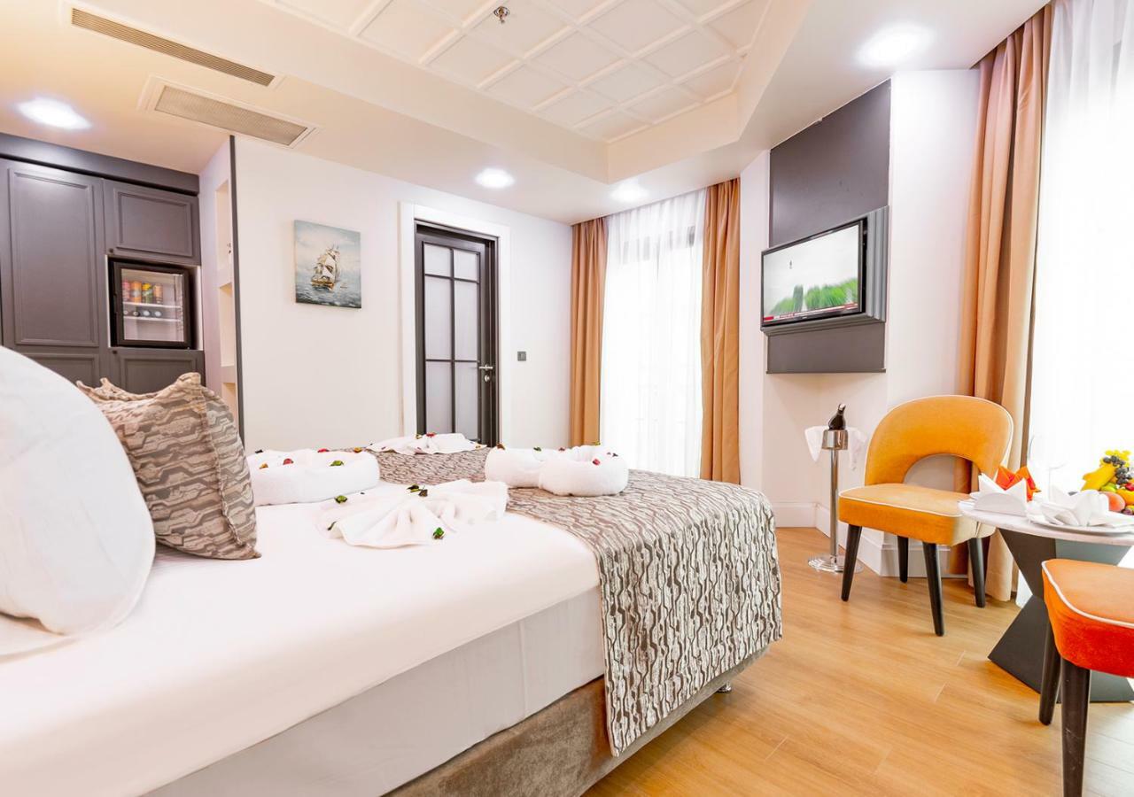 Corner Deluxe Room